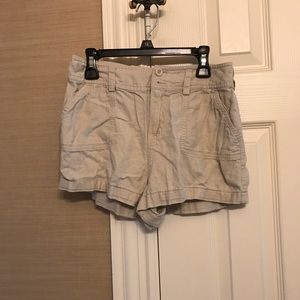 Khaki linen shorts
